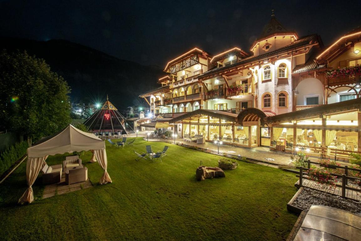 Rene Dolomites Boutique Hotel Поцца-ди-Фасса Экстерьер фото